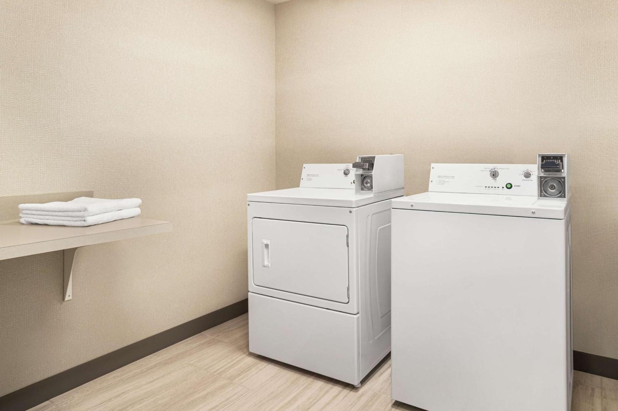 Hampton Inn & Suites Miami, Kendall, Executive Airport Country Walk Екстер'єр фото